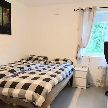 Apartmán Charming 4-room & Large Garden *
